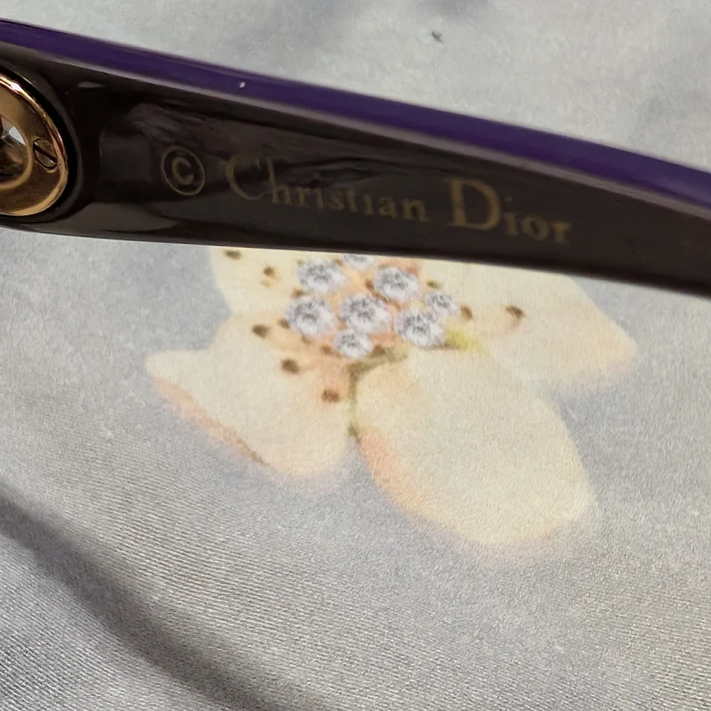Dior sunglasses notes